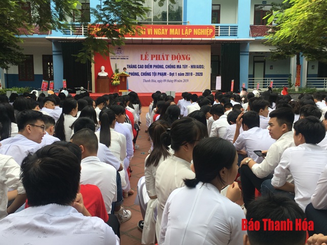 Trường THPT Trường Thi: Phát động tháng cao điểm phòng, chống ma túy-HIV/AIDS; phòng, chống tội phạm