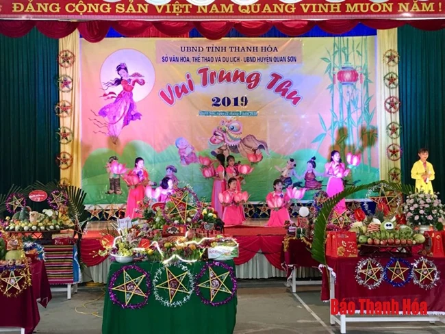 Sở Văn hóa, Thể thao và Du lịch tặng quà, tổ chức Tết Trung thu cho trẻ em huyện Quan Sơn
