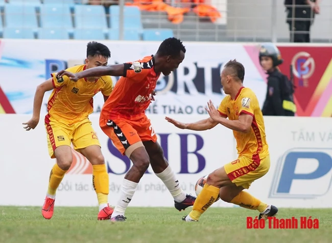 Thất bại cay đắng ở phút chót, Thanh Hóa khó thoát khỏi nhóm cầm đèn đỏ