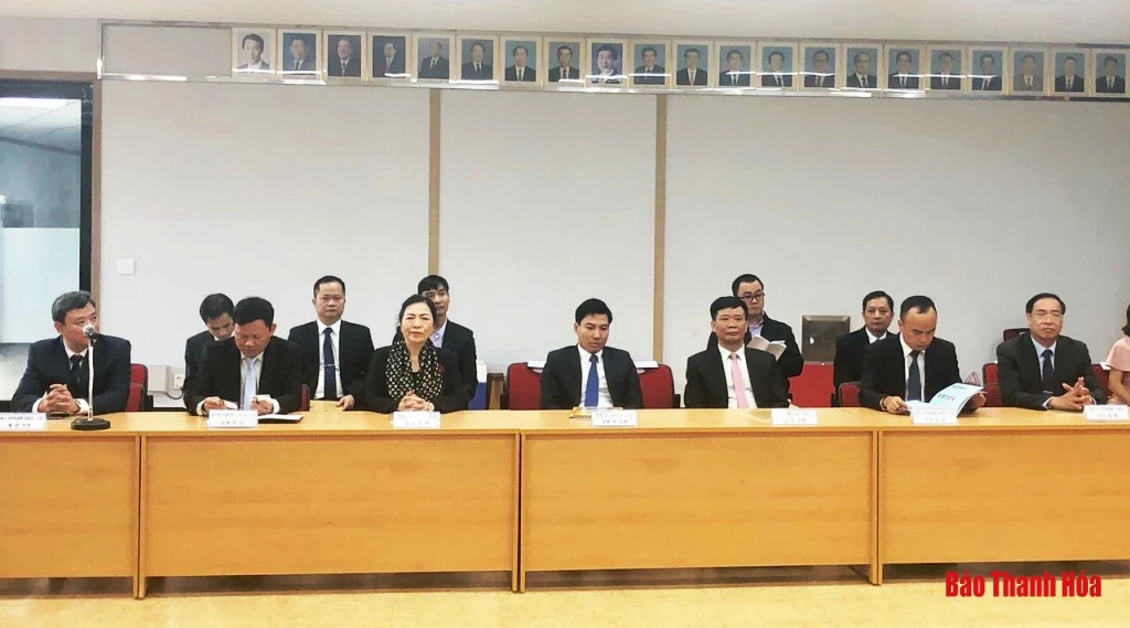 Chủ tịch UBND tỉnh Nguyễn Đình Xứng thăm và làm việc tại thành phố Gapyeong (Hàn Quốc)