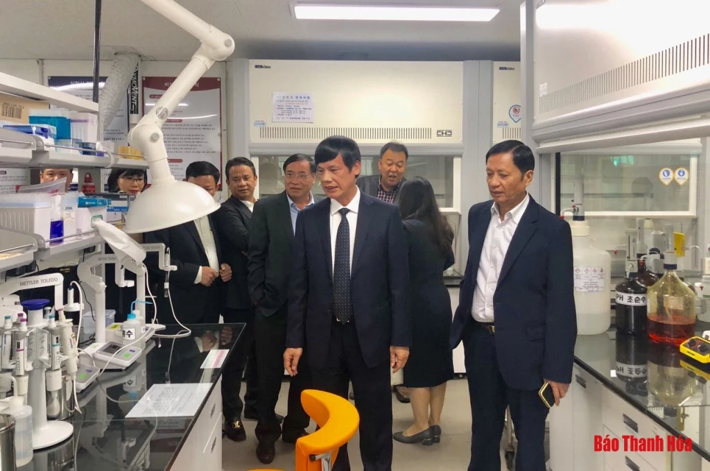 Chủ tịch UBND tỉnh Nguyễn Đình Xứng thăm và làm việc tại thành phố Gapyeong (Hàn Quốc)