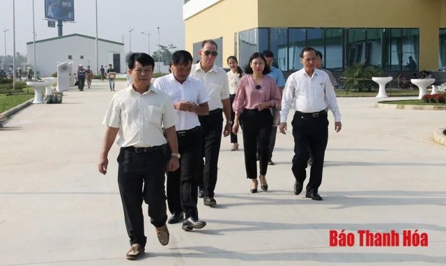 Khẩn trương hoàn thiện các hạng mục để khánh thành Nhà máy giết mổ - chế biến gia cầm xuất khẩu Viet Avis