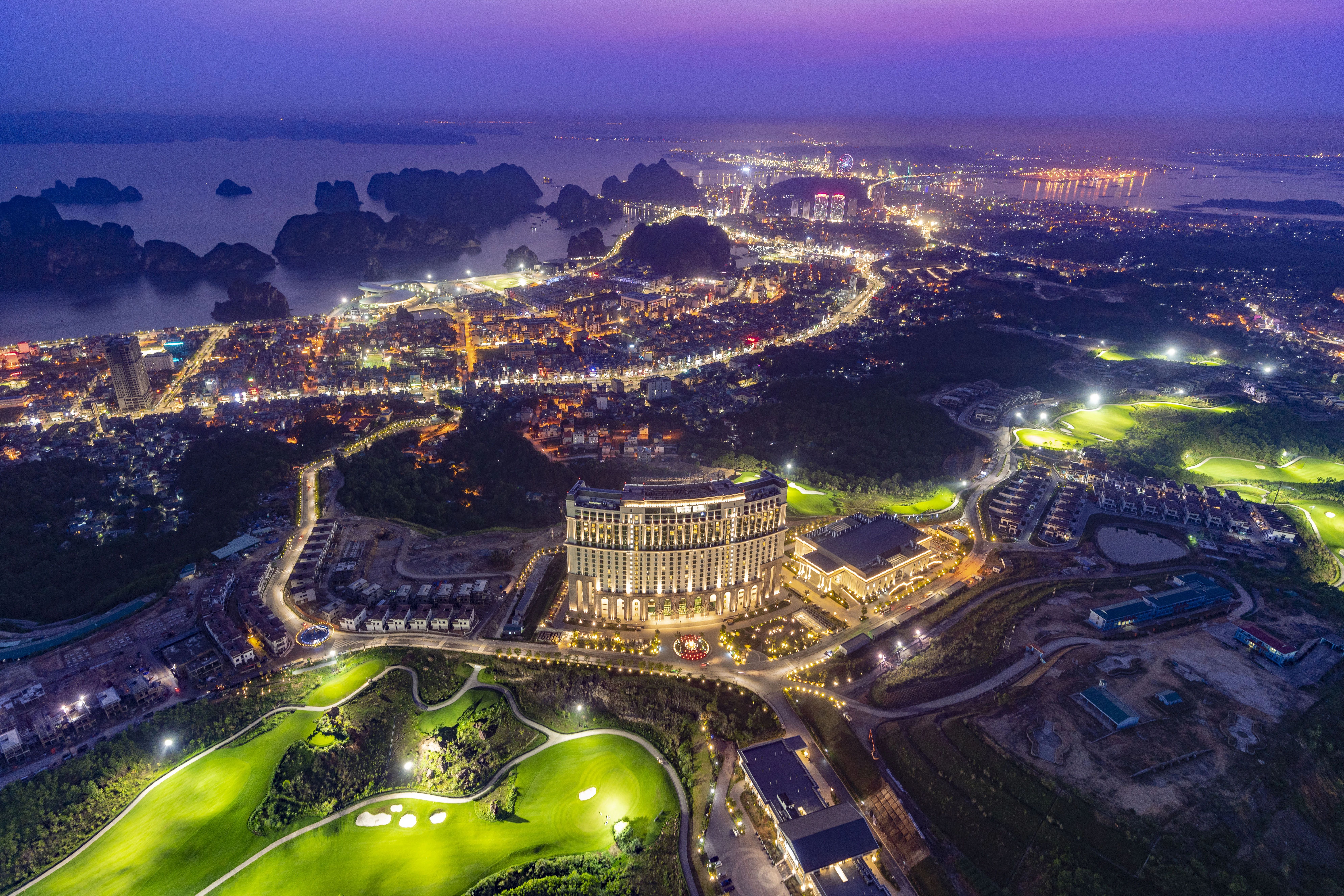 Hệ thống nghỉ dưỡng của Tập đoàn FLC giành cú đúp tại World Travel Awards 2019