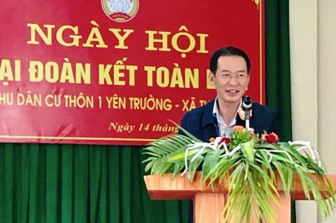 Bí thư Đảng ủy Khối các cơ quan tỉnh Trịnh Tuấn Sinh dự Ngày hội Đại đoàn kết toàn dân tộc tại khu dân cư thôn 1 Yên Trường, xã Thọ Lập