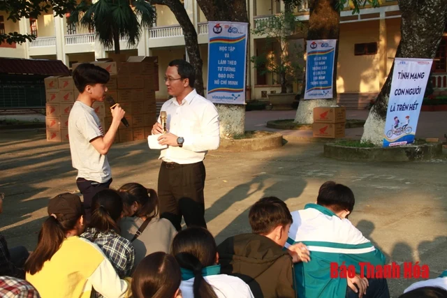 Tọa đàm về an toàn giao thông giữa chính quyền, nhà trường, gia đình, học sinh