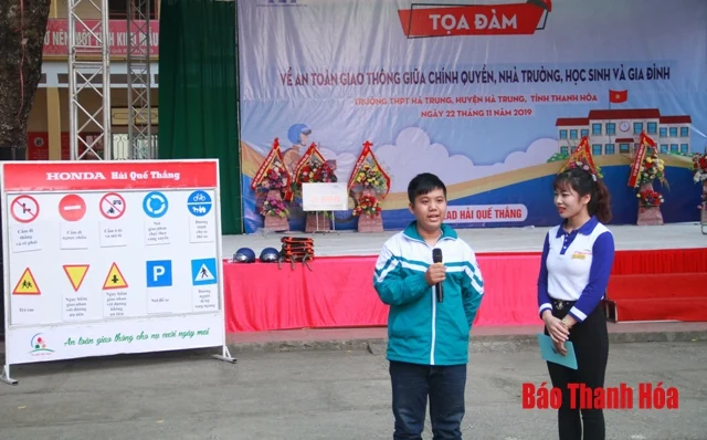 Tọa đàm về an toàn giao thông giữa chính quyền, nhà trường, gia đình, học sinh