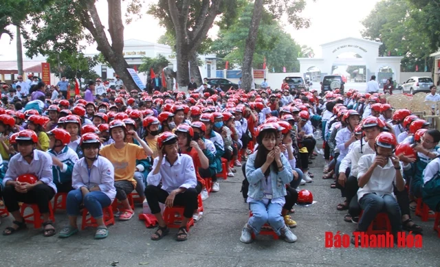 Tọa đàm về an toàn giao thông giữa chính quyền, nhà trường, gia đình, học sinh