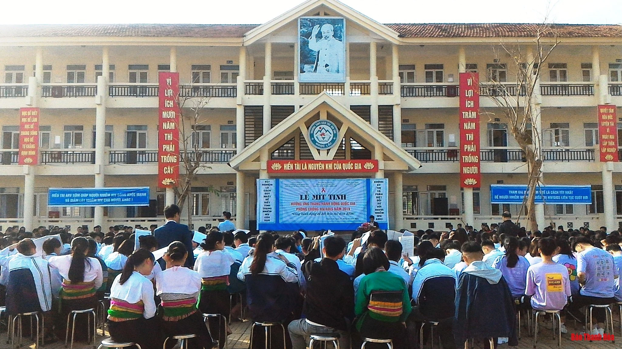 Mít tinh hưởng ứng Tháng hành động quốc gia phòng chống HIV/AIDS tại huyện Ngọc Lặc