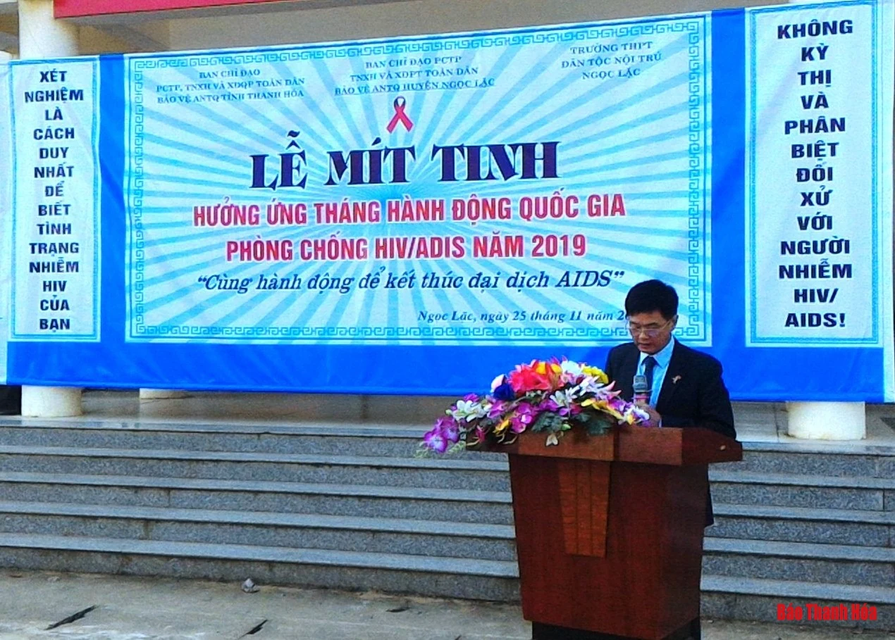 Mít tinh hưởng ứng Tháng hành động quốc gia phòng chống HIV/AIDS tại huyện Ngọc Lặc