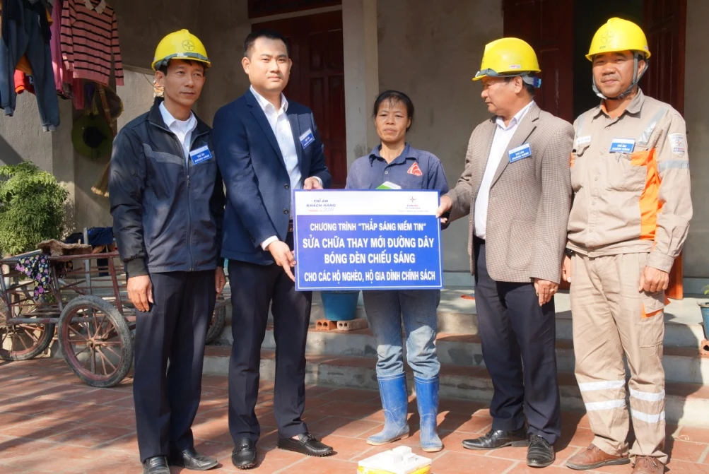 “ Thắp sáng niềm tin” lấp lánh nhân văn tháng tri ân khách hàng năm 2019