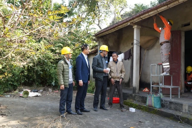 “ Thắp sáng niềm tin” lấp lánh nhân văn tháng tri ân khách hàng năm 2019