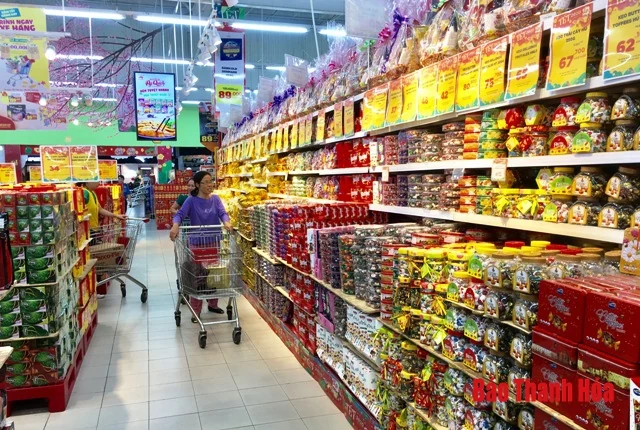 Sôi động thị trường hàng hóa Tết Nguyên đán