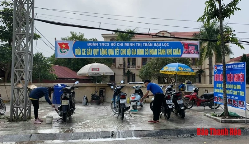Rửa xe gây quỹ ủng hộ chương trình “Tết cho người nghèo”