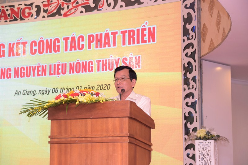 Từ phát triển vùng liên kết nguyên liệu nông - thủy sản đến chiến lược tăng lợi thế cạnh tranh