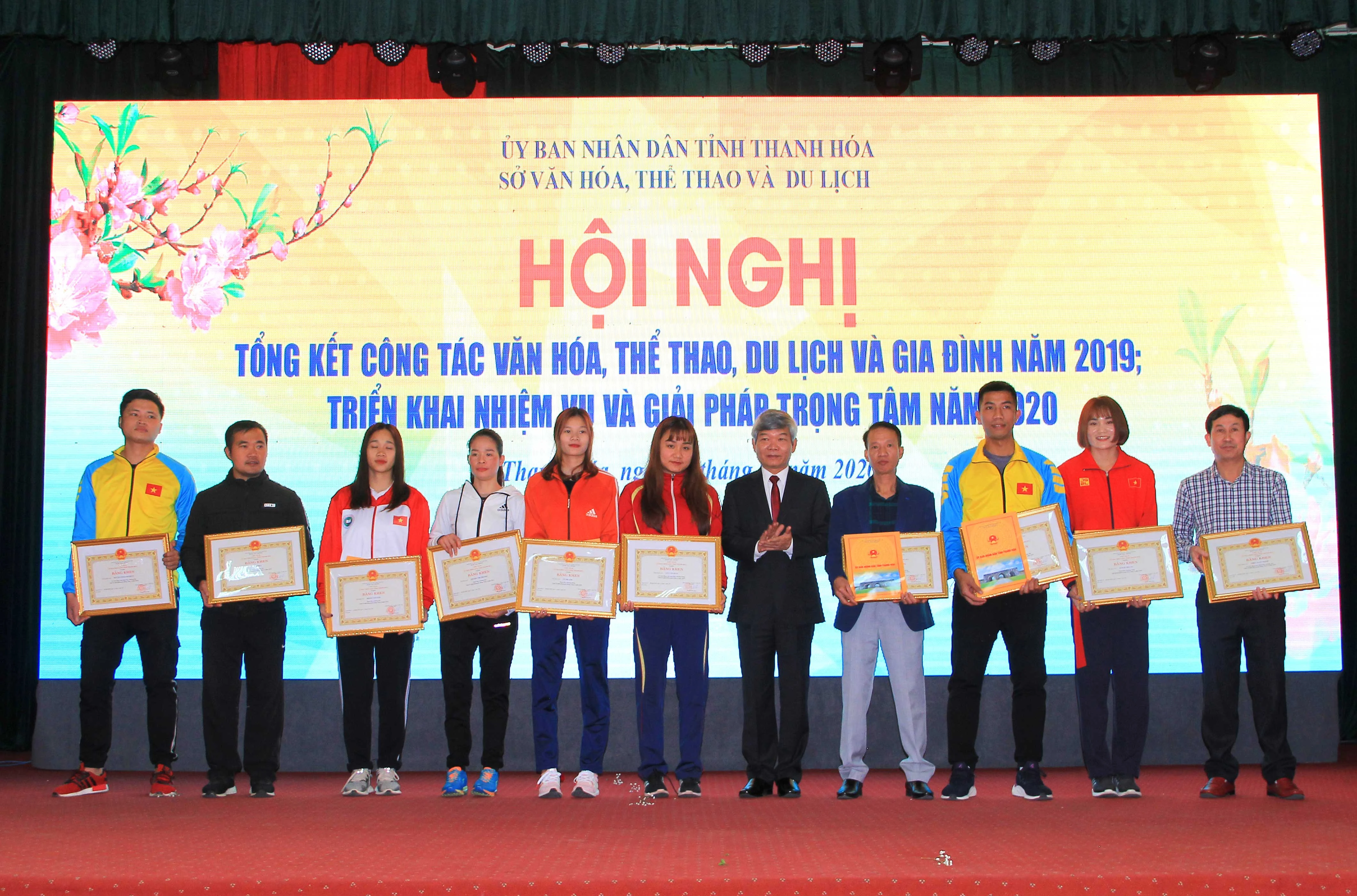 Trao thưởng cho các VĐV, HLV giành huy chương tại SEA Games 30 và các giải đấu quốc tế năm 2019