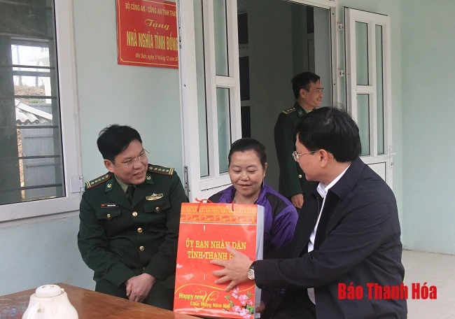 Phó Chủ tịch UBND tỉnh Mai Xuân Liêm thăm, chúc Tết tại huyện Mường Lát