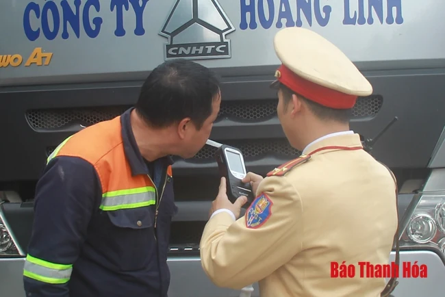Triển khai thực hiện có hiệu quả năm an toàn giao thông