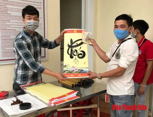 Hiến máu tình nguyện và tuyên truyền phòng chống dịch COVID-19