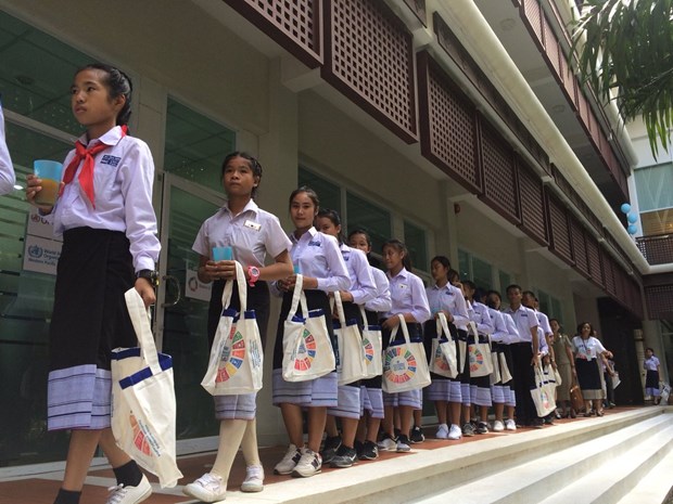 COVID-19: Lào đóng trường học, Indonesia ngăn sự kiện có 8.000 người