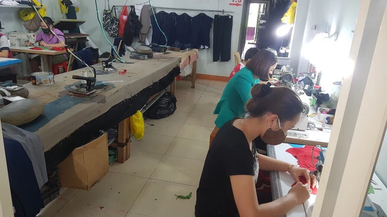 Phụ nữ huyện Ngọc Lặc tích cực phòng chống COVID-19
