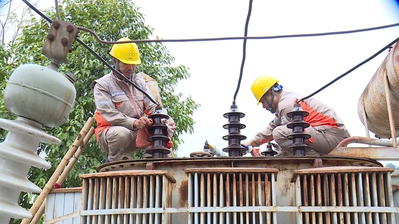 Công ty Điện lực Thanh Hóa – Lá cờ đầu trong công tác kinh doanh và dịch vụ khách hàng của tỉnh nhà