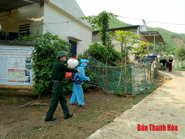 Đồn Biên phòng cửa khẩu Tén Tằn phun hóa chất phòng dịch COVID-19
