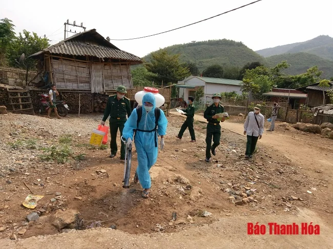 Đồn Biên phòng cửa khẩu Tén Tằn phun hóa chất phòng dịch COVID-19