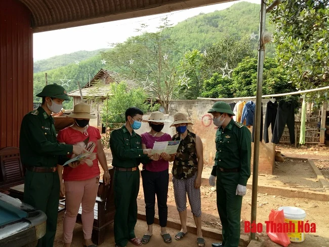 Đồn Biên phòng cửa khẩu Tén Tằn phun hóa chất phòng dịch COVID-19