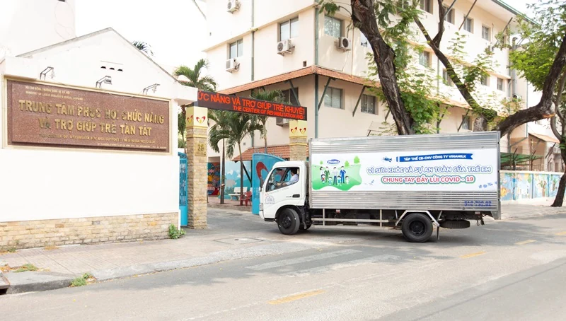 “Triệu bước đi, đẩy lùi cô-vi” – Hoạt động ý nghĩa của CB-CNV Vinamilk