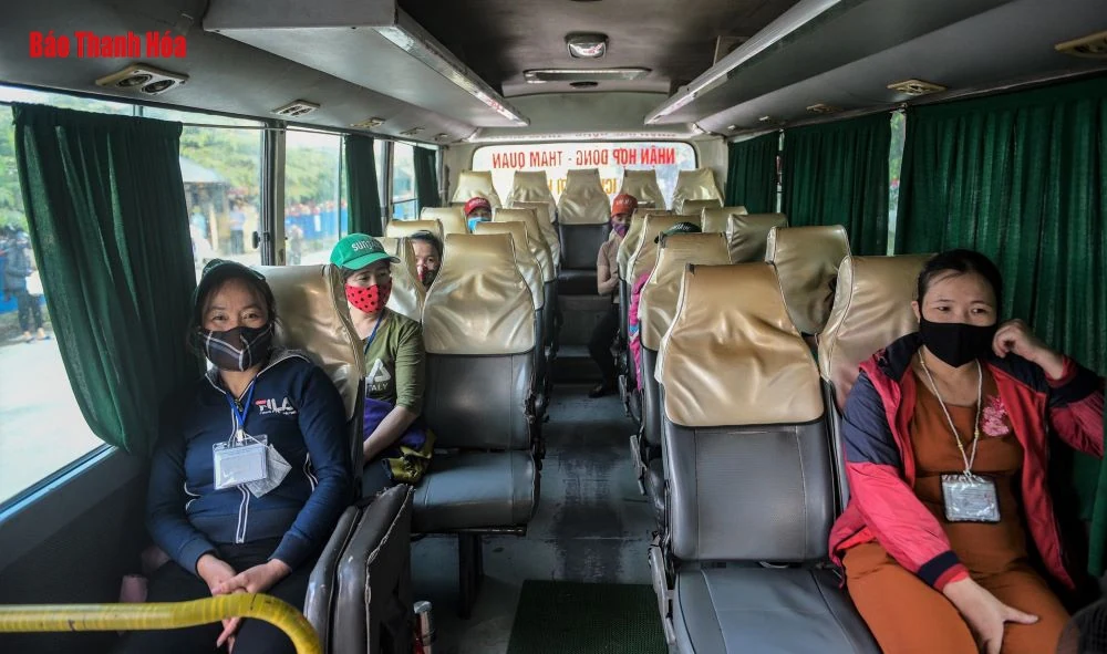 TP Thanh Hóa: Công nhân chen chân giờ tan ca trong những ngày cách ly xã hội