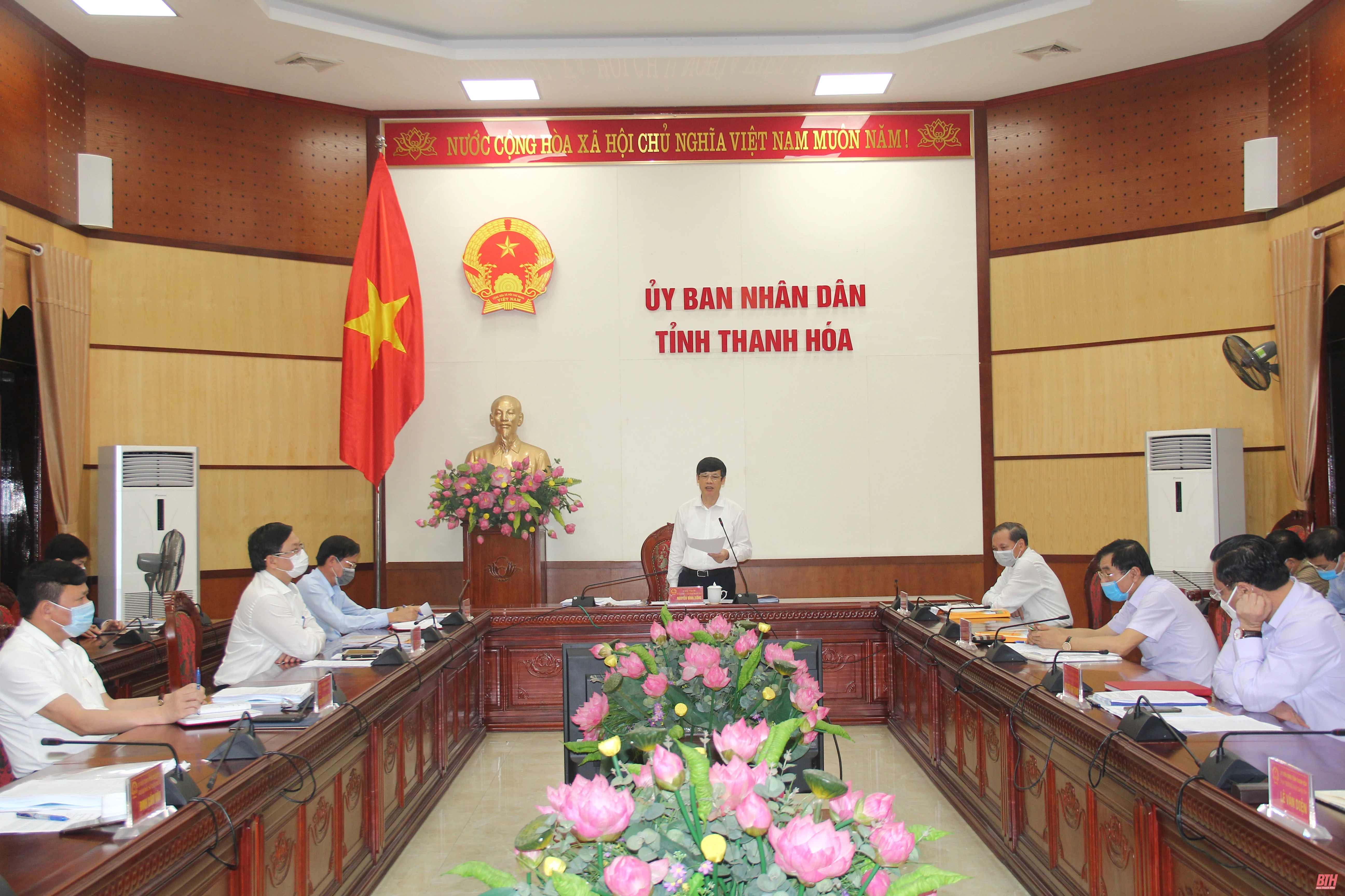 UBND tỉnh Thanh Hóa họp phiên thường kỳ tháng 4: Thực hiện mục tiêu kép trong phòng chống dịch và phát triển kinh tế - xã hội