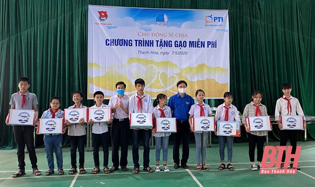 Cẩm Thủy: 248 đối tượng nhận gạo hỗ trợ do ảnh hưởng của dịch bệnh COVID-19