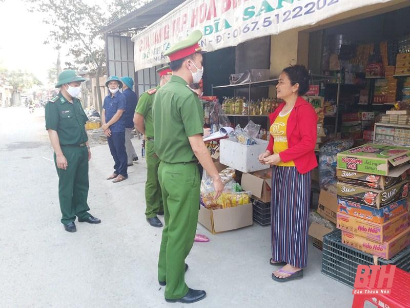 Công an huyện Hoằng Hóa ra quân chấn chỉnh tình trạng họp chợ trái phép tại ngã năm xã Hoằng Ngọc