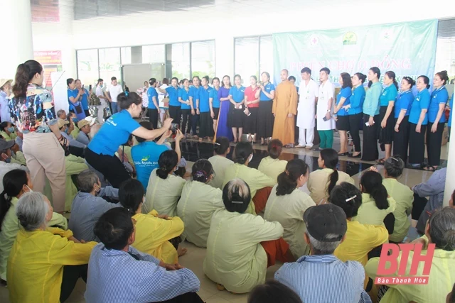 Phiên chợ 0 đồng cho bệnh nhân khó khăn