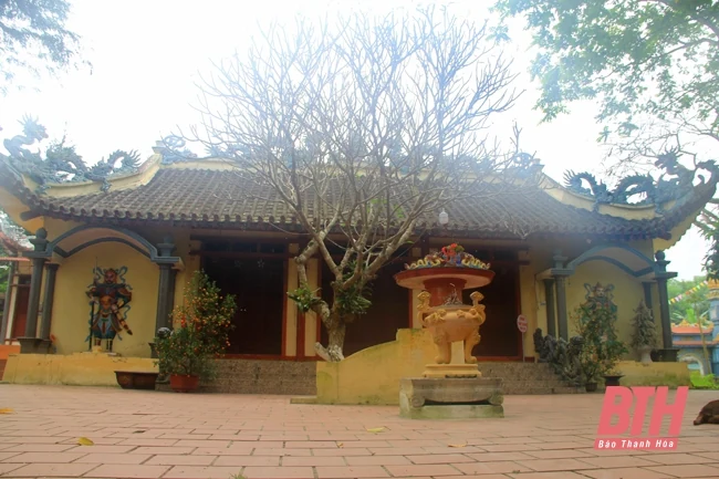 Kiến nghị kiểm điểm, làm rõ trách nhiệm trong việc xây dựng nhà sàn trái phép tại di tích đền Khe Rồng (Như Thanh)