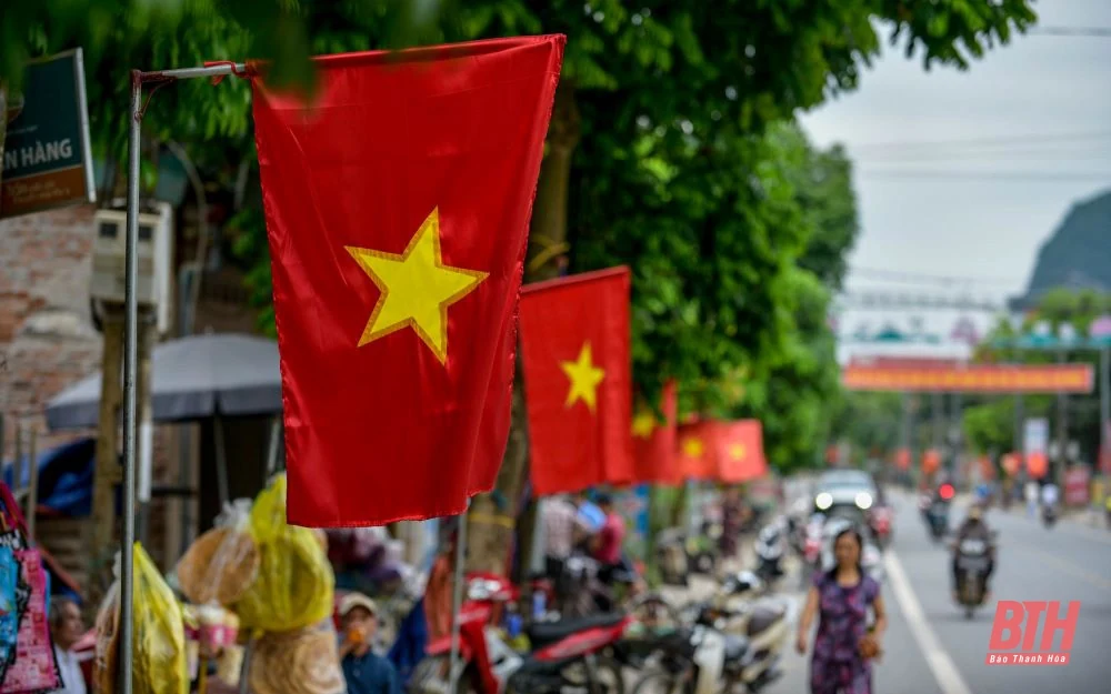 Cẩm Thủy rực rỡ cờ hoa trước ngày đại hội Đảng bộ huyện