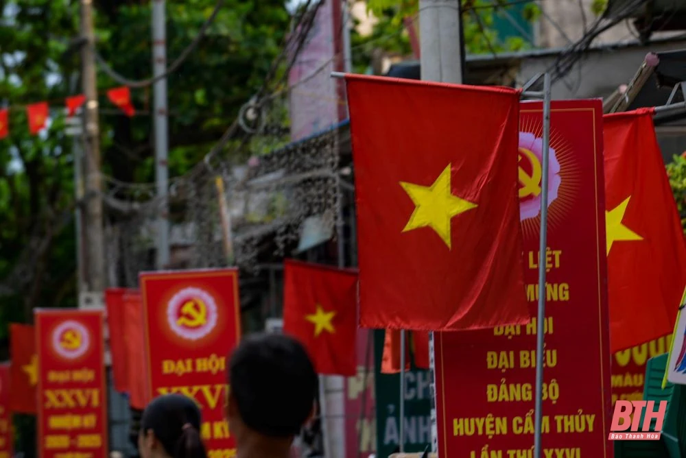 Cẩm Thủy rực rỡ cờ hoa trước ngày đại hội Đảng bộ huyện