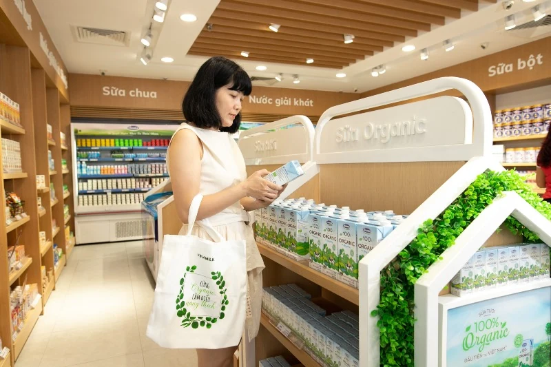 Vinamilk năm thứ 8 liên tiếp trong TOP “50 công ty niêm yết tốt nhất Việt Nam”