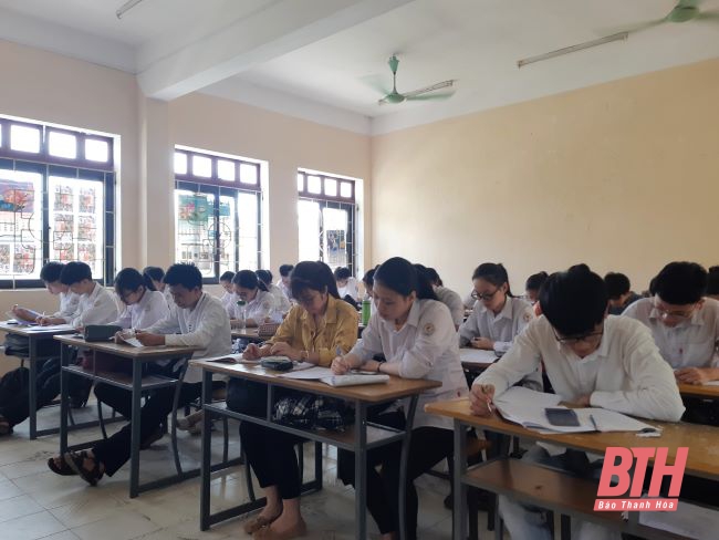 Thanh Hóa: Học sinh khối 12 dốc sức ôn luyện cho kỳ thi tốt nghiệp THPT