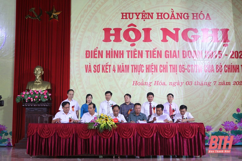 Huyện Hoằng Hóa biểu dương điển hình tiên tiến giai đoạn 2015-2020