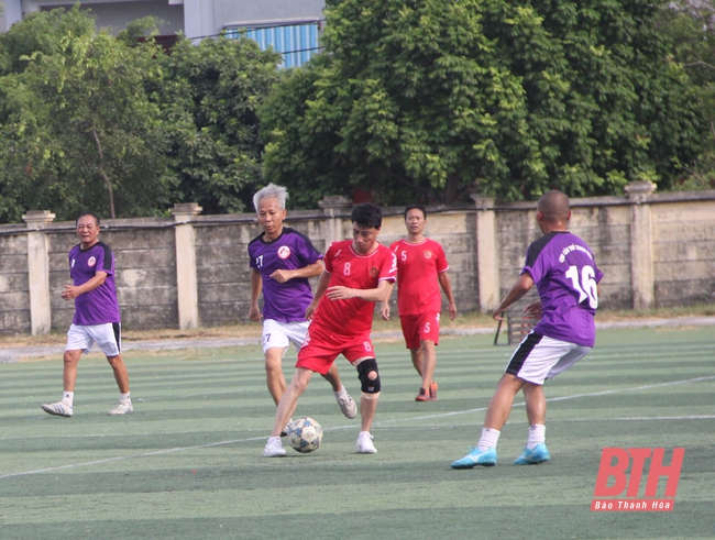 Giao hữu bóng đá cựu cầu thủ Công an Thanh Hóa và Công an Hà Nội