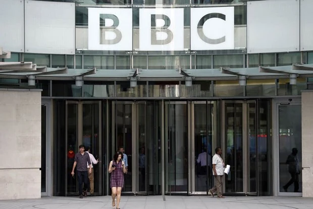 Đài BBC và báo Guardian cắt giảm nhân sự do đại dịch COVID-19
