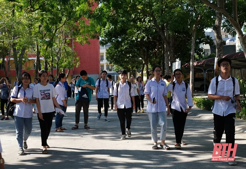 Kỳ thi tuyển sinh lớp 10 THPT : Đề thi môn tiếng Anh không quá khó
