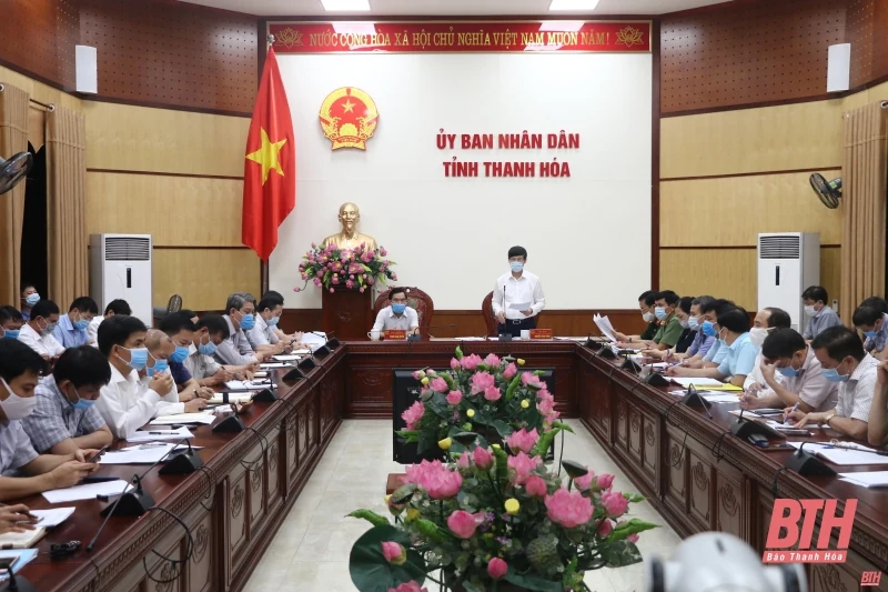 Chủ tịch UBND tỉnh yêu cầu đình chỉ công tác đối với Chủ tịch UBND phường Quảng Vinh, Sầm Sơn để làm rõ trách nhiệm trong phòng chống dịch