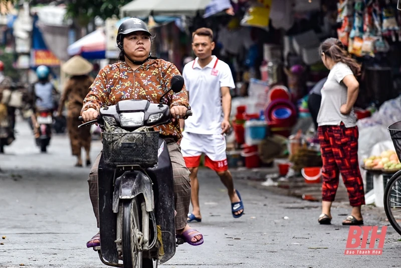 Người dân vẫn lơ là việc phòng dịch nơi công cộng