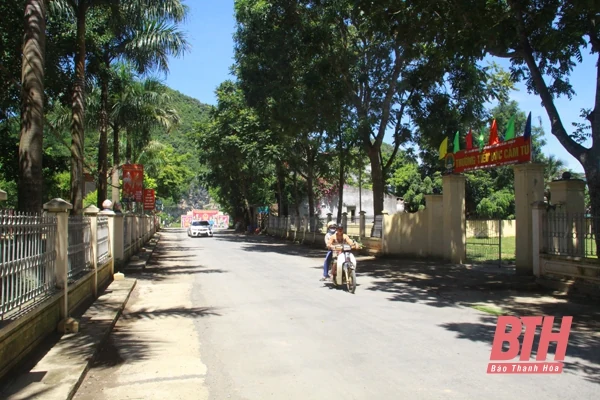 Xã Cẩm Tú huy động tốt sức dân tham gia xây dựng quê hương