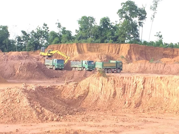 Huyện Vĩnh Lộc: Đóng cửa mỏ đất san lấp tại xã Vĩnh Hòa
