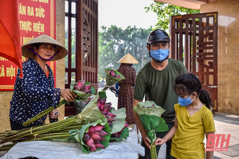 Rộn ràng đón Tết độc lập