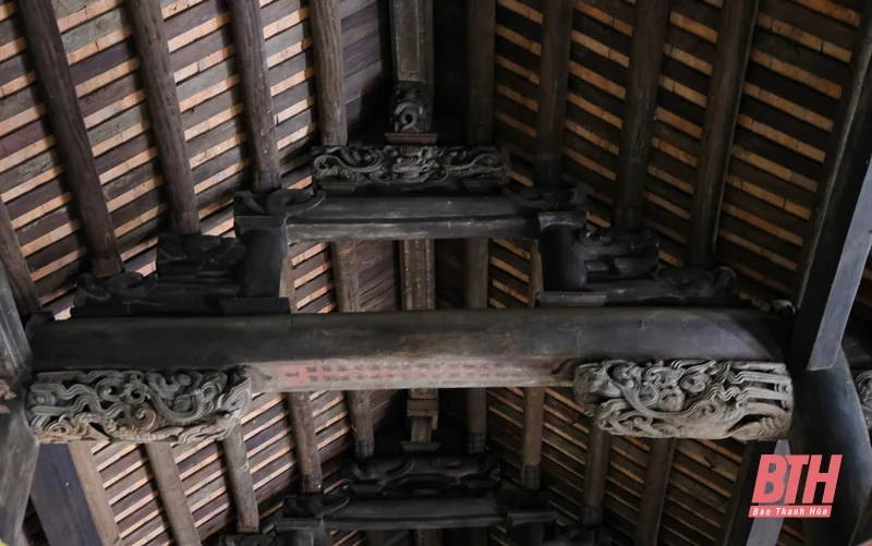 Độc đáo đình cổ Phú Điền