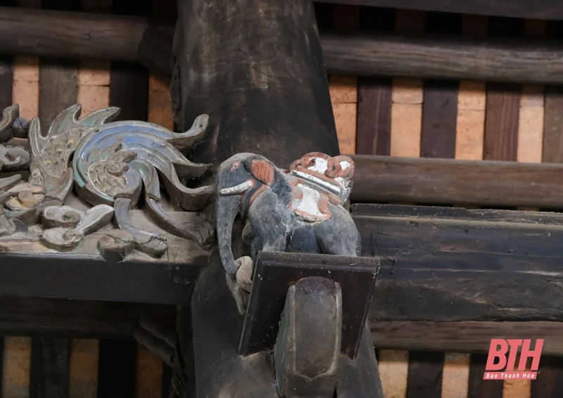 Độc đáo đình cổ Phú Điền